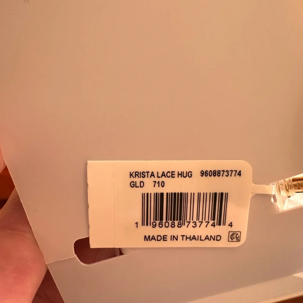 KENDRA SCOTT Krista‎ Lace Gold Huggie Earrings NWT - Picture 8 of 8